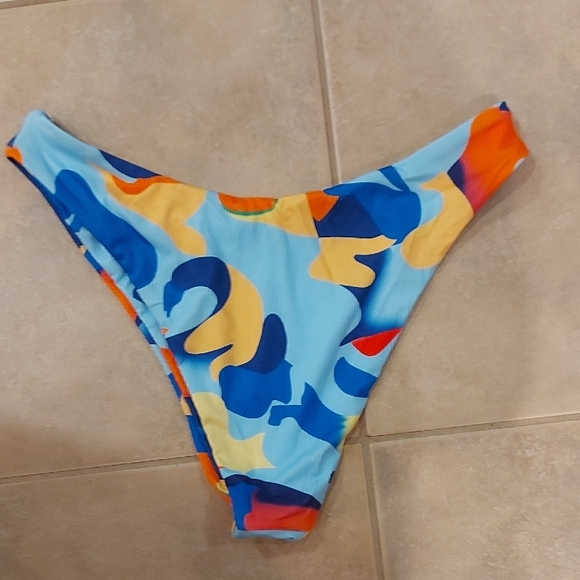 Zaful Blue and Orange Abstract Bikini - Picture 5 of 5
